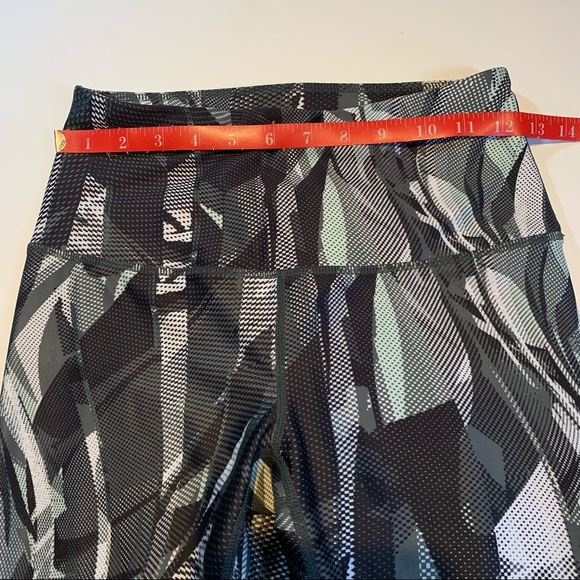 Small Zella white black green pattern high rise studio lite leggings - Picture 2 of 13